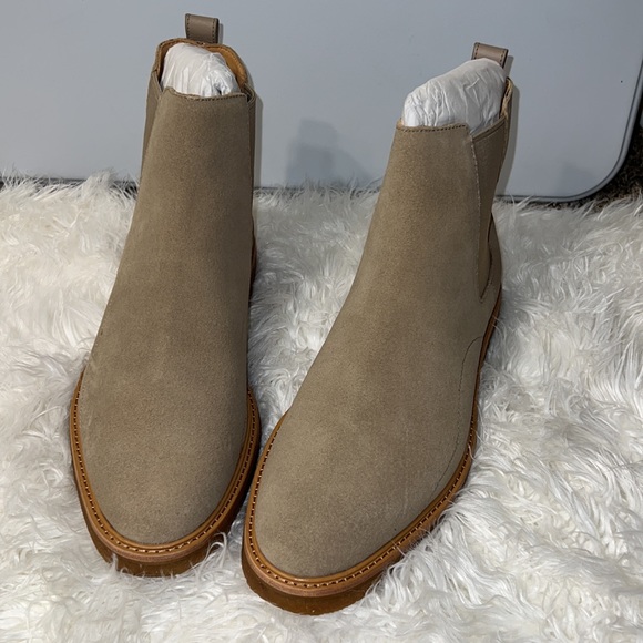 Coach Boot Sde Chlsea Crepe;Nm7;11 D
COLOR: OAT BROWN
SIZE: 11
QTY: 1 - Picture 4 of 5